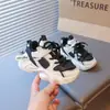Sapatos Femininos Tênis da Moda com Forro de Lã 2025 Outono/Inverno Novos Sapatos Casuais Infantis Tênis Estilo Pai para Crianças Tênis para Meninos