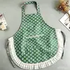 Delantal floral de encaje moderno, delantal duradero de algodón de bambú con cuello halter para uso en la cocina, ropa de trabajo linda para mujeres cocinando en casa