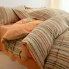 Conjunto de Roupa de Cama de Flanela de Algodão Lavado com Estampa Fresca Quatro Peças Lençol Capa de Edredom Fronha Fronha Conjunto de Três Peças para Cama de Solteiro de Dormitório Estudantil