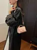 Mini Bolsa de Ombro de Couro Feminina 2026 Nova Bolsa Transversal Simples Bolsa Pequena Cor Sólida Bolsa de Mão Versátil Bolsa de Axila