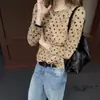 Camiseta de mujer de manga larga con volantes flockeados de lunares estilo coreano, nuevo top versátil de ajuste ceñido tie-dye para otoño 2026