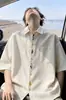 Camisa masculina estilosa de manga curta com design moderno estilo americano, novo modelo 2026, camisa masculina casual versátil e solta estilo universitário
