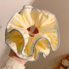 Goma para el pelo tipo scrunchie de doble capa con volantes, rayas amarillo crema estilo coreano para mujer, accesorio para el pelo fresco y dulce para recogido de moño, primavera y verano