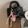 Bolsa Pequeña de Bordado de Diamantes para Mujer 2026 Verano Nueva Versátil Bolso de Hombro Cruzado Bolso de Mano Exquisito Super Popular Bolsa Cuadrada Pequeña