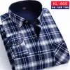 Camisa de Franela Forrada para Hombre Otoño/Invierno 2026, Cuadros Cepillados, Top Casual para Hombres de Mediana Edad, Camisa de Manga Larga para Exportación