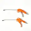 El soplador de aire neumático con varilla extendida es potente y de bajo consumo, con un cilindro de acero inoxidable.. La pistola de aire para limpieza de polvo de equipos mecánicos está en stock