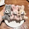 Boneca Coelho Fofa Brinquedo de Pelúcia Coelho Branco Pendente para Mochila Escolar Boneca de 4 polegadas Chaveiro Desenho Animado Disponível
