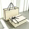 Caja de Embalaje Cuadrada Beige Sencilla con Tapa y Base para Pañuelo de Seda con Lazo, Caja de Regalo de Alta Gama para Camisas, Caja Vacía