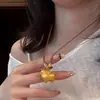 Colgante de Caballo Gordito Estilo Antiguo Tangcai Dundunma en Color Dorado, Cadena para Suéter "Riqueza Instantánea", Collar Largo, Accesorio para Mujer