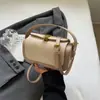 Moda Transfronteriza Bolso Cuadrado Pequeño de Alta Gama para Mujer 2025 Nuevo de Moda Textura Simple Bolso de Mano Versátil Bolso de Hombro Cruzado