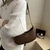 Nova Bolsa Feminina Outono 2025 Bolsa Baguete da Moda Bolsa de Axila Cor Doce Couro Patenteado Alça de Ombro Bolsa Feminina Cor Pura