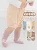 Selección premium de calcetines para niños, nuevos modelos de otoño e invierno, calcetines de piso para bebé antideslizantes, aislados con orejitas, hechos de algodón peinado