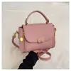 Bolso Cuadrado Pequeño Vintage de Gama Alta para Mujer 2025 Nueva Moda de Invierno Bolso de Hombro/Axila de Nicho Bolso Cruzado Versátil