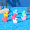 Pato amarelo pequeno Cor Acessórios para paisagismo com musgo DIY Mini paisagem micro Ornamentos em miniatura