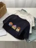 Camiseta Estampada Bordada Little House Indústria Pesada Gola Redonda Manga Curta Feminina 2026 Verão Novo Estilo Coreano Solta Reduzir Idade Top