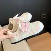Zapatillas versátiles de estilo coreano campus casual para mujer, nuevo modelo otoño 2026, zapatillas deportivas ligeras de suela blanda para estudiantes