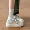 Zapatos de lona de suela gruesa estilo coreano para mujer, 2026, muy elegantes, adecuados para primavera y otoño, casuales, con estampado de estrellas, y en blanco
