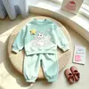 Lindo conjunto para niñas con sudadera de manga larga de conejito de dibujos animados y pantalones jogger de estrella tridimensional, conjunto casual moderno de dos piezas para niños pequeños
