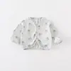 Conjunto de Tres Piezas para Bebé de Primavera y Otoño: Chamarra con Estampado de Nubes para Bebé, Pantalones Largos Holgados Estilo Coreano, Conjunto para Principios de Otoño para Niños Pequeños