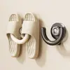 Estante para Zapatillas Adhesivo Sin Rastro con Ventosa Baño Sin Taladro Montado en Pared Zapatero Drenante Dormitorio Organizador de Almacenamiento para Baño