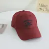 Boné de Baseball Versátil Estilo Coreano Bordado com Letra Aba Curta para Mulheres Primavera e Verão Nova Moda Casual Proteção Solar Bico de Pato