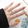 Anillo Abierto Minimalista con un Estilo Discreto, Ajustable y Versátil, Adecuado para el Uso Diario, Anillo de Dedo de Alta Gama y Único