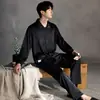 Pijama Masculino Primavera e Outono Manga Longa Calça Longa Seda Gelada Novo Simples Casual Moda Sensação de Alto Padrão Roupa de Casa Conjunto Masculino