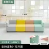 Oficina, guardería, vestíbulo de institución de formación, área de ocio y descanso, recepción, juego de sofá y mesa de centro para apartamento pequeño y sencillo