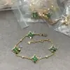 Novo Pulseira de Trevo de Quatro Folhas Transfronteiriço Lu, Ouro V Branco Concha Branca Seis Folhas, Luxo Leve Banhado a Ouro 18K Rosa CNC Trevo de Quatro Folhas Design de Cinco Folhas