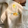 Bufanda de Lana Bordada con Peonías para Mujer Invierno Regalo de Cumpleaños para Mamá Bufanda de Cachemir para Suegra y Mayores Caja de Regalo
