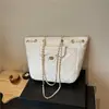 2025 Nova Bolsa Boston de Bowling de Alto Padrão Estilo Chanel Bolsa de Ombro com Corrente Bolsa de Axila Acolchoada Bolsa Tote Elegante
