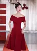Vestido Rojo de Compromiso para la Novia, Vestido de Noche de Boda Elegante que Estiliza, Vestido Elegante Petite para Banquetes
