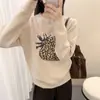 Suéter de Punto Retro con Estampado de Leopardo y Fresas, Cuello Redondo, Manga Larga para Mujer, Nuevo para Otoño e Invierno 2026, Tejido Holgado y Relajado que Reduce la Edad