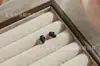 Novos Brincos de Tarraxa Bio-Cerâmicos, Não é Preciso Remover para Dormir, Hipoalergênicos, Cuidado com o Furo da Orelha, Milhares de Estilos de Brincos de Cerâmica Fofos e Doces, Atacado