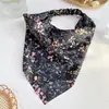 Bufanda Triangular Floral Pastoral de Nuevo Estilo Primavera-Verano de Alta Apariencia, Estilo Francés Perezoso, Pañuelo para la Cabeza con Atmósfera para Sesión de Fotos de Vacaciones