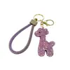 Llavero de jirafa con diamantes completos, correa de muñeca incrustada de diamantes, colgante de peluche de ciervo con diamantes brillantes, accesorio para bolso de mujer al por mayor