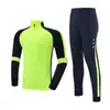 Atacado de roupas esportivas infantis de manga longa para atividades ao ar livre, incluindo tamanhos unissex e para adolescentes, roupas de treino respiráveis e camisas de time com impressão personalizada para jogos de futebol