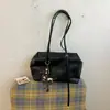 Nova bolsa de mão feminina 2026, elegante, retrô, casual, para o dia a dia, cor sólida, grande capacidade, alta qualidade, uma bolsa tote visualmente atraente