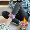 Leggings gruesos de felpa de nube para mujer, adecuados para usar al aire libre en invierno, de cintura alta con estampado de letras, hechos de vellón de cordero del noreste, extra gruesos y cálidos, disponibles para venta al por mayor