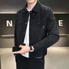 Chaqueta de Cuero para Hombre 2026 Otoño/Invierno Nuevo Estilo Marca de Tendencia de Gama Alta Ropa con Solapa Travieso Genial Moderna Casual Versátil Chaqueta