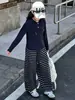 Conjunto de Roupa de Primavera e Outono para Meninas 2026 Novo Estilo Coreano Moletom e Calça Wide Leg Listrada Conjunto de Duas Peças para Crianças Maiores Roupa Casual Tendência