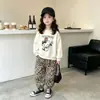 Conjunto Feminino 2026 Primavera Outono Novo Moletom Cartoon Calça Jogger Estampa Leopardo ins Doce Duas Peças Macio Importado