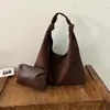 Bolsa Tote de Camurça Cruzada Feminina 2026 Outono/Inverno Nova Casual de Ombro Grande Capacidade Versátil para o Dia a Dia