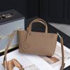 Xiaozhong Bolsa de Verão Feminina 2024 Nova Moda High-end Textura Tote Bag Retro All-match moda Crossbody Bag