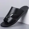 Verano 2026 Moda Nueva para Hombre Tendencia Europea Piel Genuina Correa Única Sandalias Antideslizantes Venta Caliente Transfronterizo Talla Grande