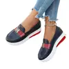 Sapatos Casuais Slip-On de Metal com Sola Grossa de Tamanho Grande para Mulheres 2026 Primavera Novo Estilo Salto Médio Cano Baixo Sapatos Preguiçosos 43