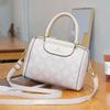 Nova Bolsa Boston com Relevo 2025 da Fabricante, Moda, Grande Capacidade, Portátil, de Ombro, Diagonal, Almofada, para Mulheres, Dropshipping