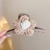 Presilha de Garra para Cabelo com Flor e Laço de Pelúcia para Mulheres, Presilha Grande para Cabelos Grossos, Acessório de Cabelo Tipo Presilha Tubarão