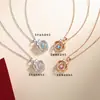 Collar inteligente con forma de corazón palpitante para mujer, cadena de clavícula ligera, joyería de lujo para celebridades de Internet, colgante de corazón en movimiento