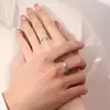 Anillo de Pareja para Hombres y Mujeres un Par de Anillos de Amor Simples de Alta Gama Anillo de Diamante de Moda Todo Terreno